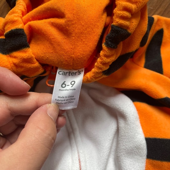 🔻$15.00 or two for $20.00🔻🎃 Carters Infant Tiger 🐯 Warm & Cozy size 6 -9 months - Picture 2 of 3